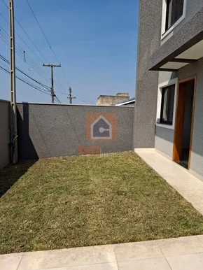 Sobrado à Venda Em órfãs