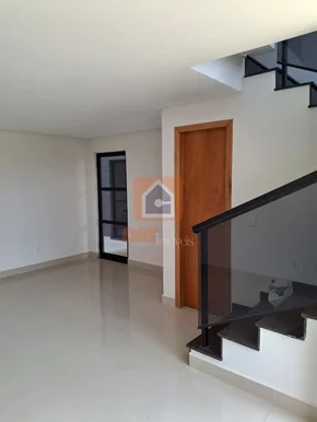 Sobrado à Venda Em órfãs