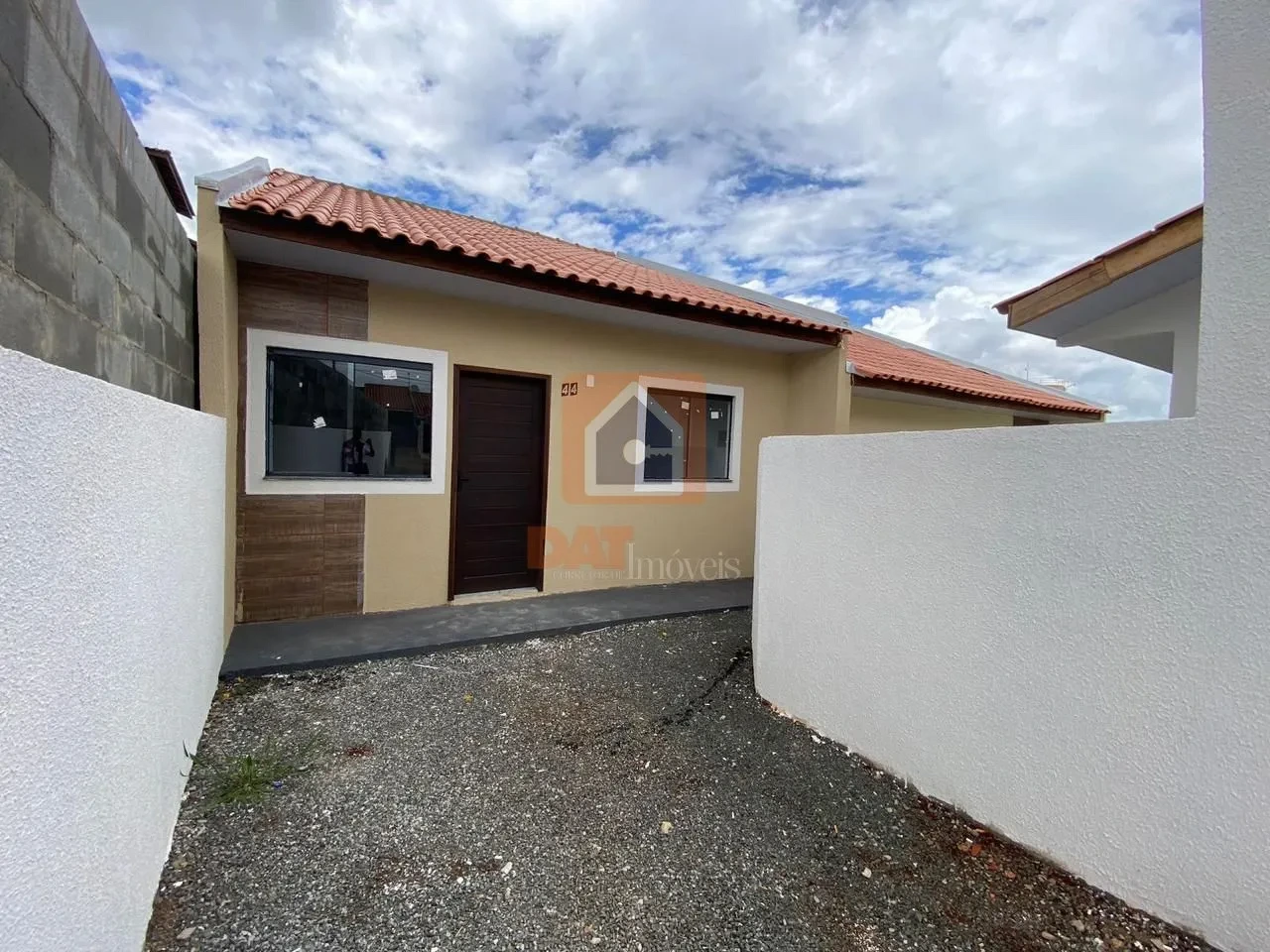 Casa à Venda Bairro Uvaranas- Cará-cará