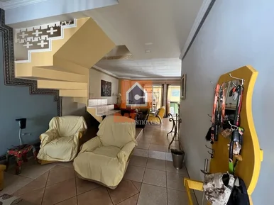 Sobrado à Venda No Bairro Jardim Carvalho