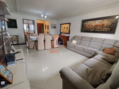 <strong>Apartamento semimobiliado à venda na região Central</strong>