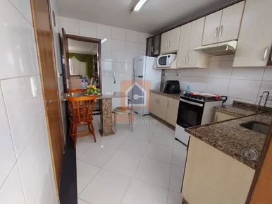 Apartamento Semimobiliado à Venda Na Região Central