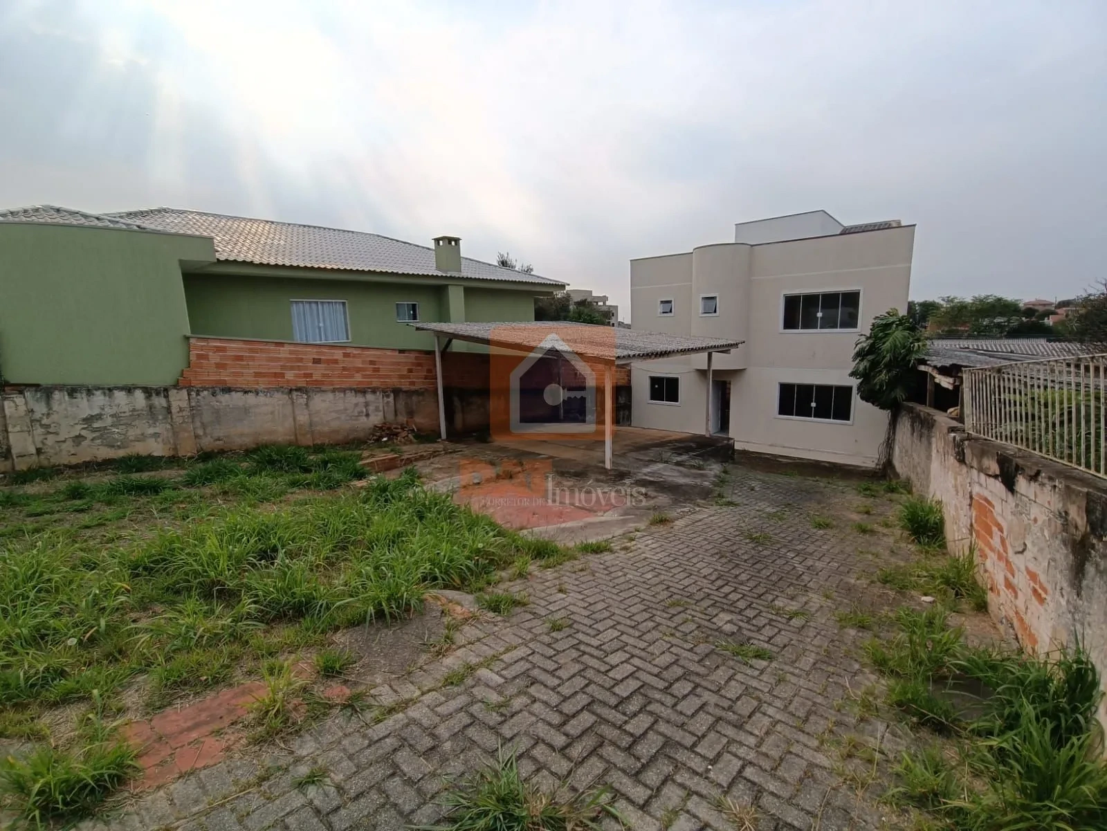 Sobrado à Venda No Bairro Nova Rússia 