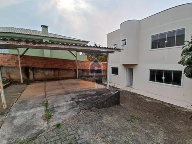 Sobrado à Venda No Bairro Nova Rússia 