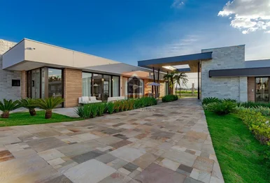 <strong>Terreno à venda no Condomínio La Riserva em Uvaranas </strong>