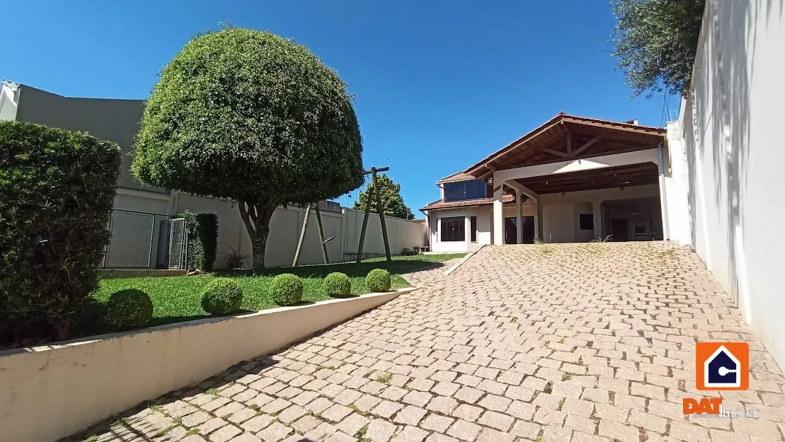 Casa à Venda Em órfãs