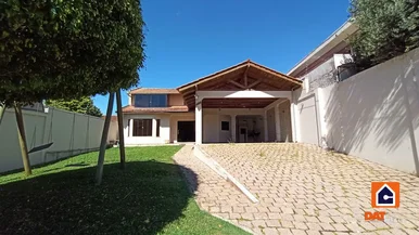 Casa à Venda Em órfãs