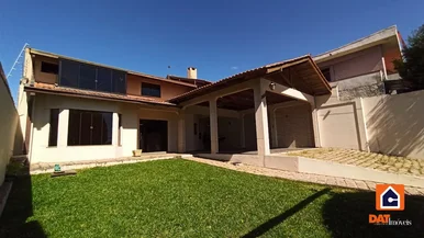 Casa à Venda Em órfãs