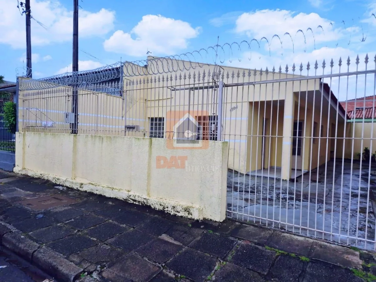 Casa Para Locação No Bairro Nova Rússia
