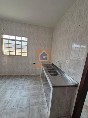 Casa Para Locação No Bairro Nova Rússia