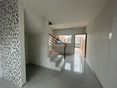 Sobrado Para Locação Em Uvaranas/cará Cará