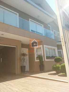 Sobrado à Venda No Bairro Estrela