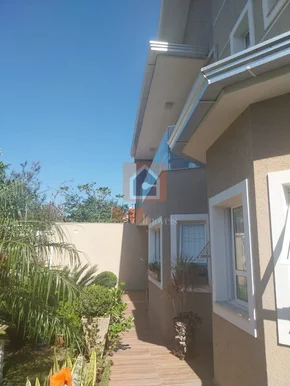 Sobrado à Venda No Bairro Estrela