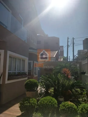 Sobrado à Venda No Bairro Estrela