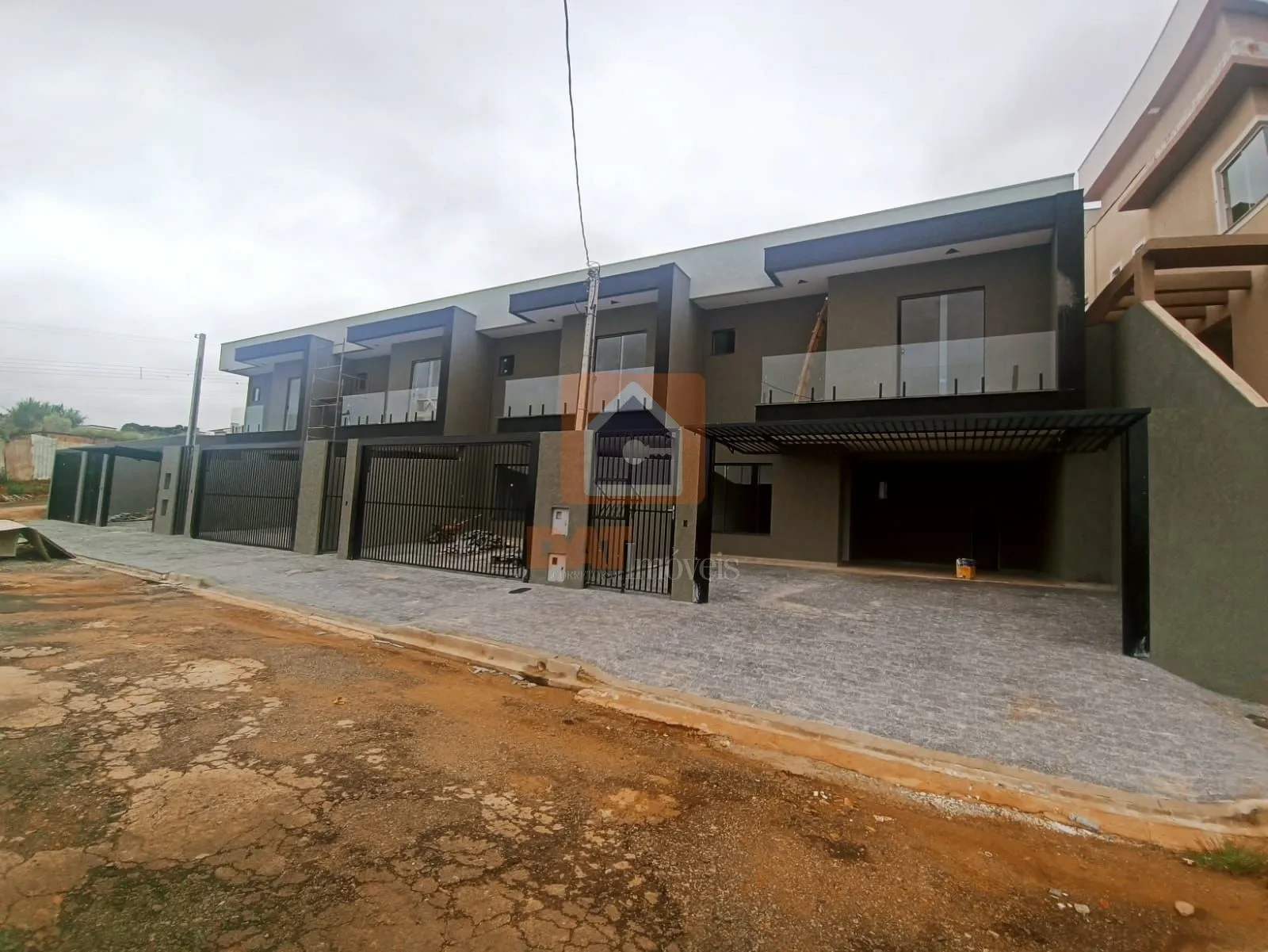 Sobrado Para Locação No Bairro Estrela