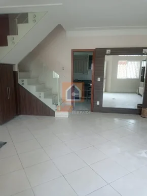 Excelente Triplex à Venda Em Estrela