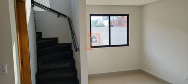 Sobrado à Venda No Bairro órfãs