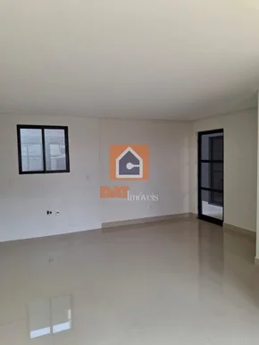 Sobrado à Venda No Bairro órfãs