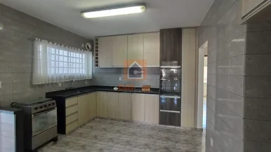 Casa à Venda Em Jardim Carvalho