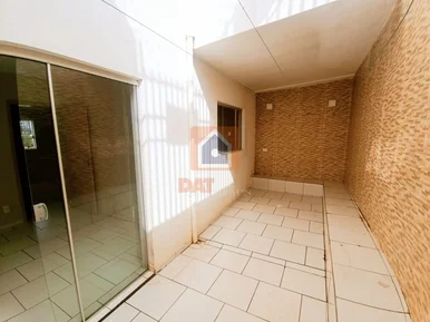 Casa à Venda No Bairro De Uvaranas