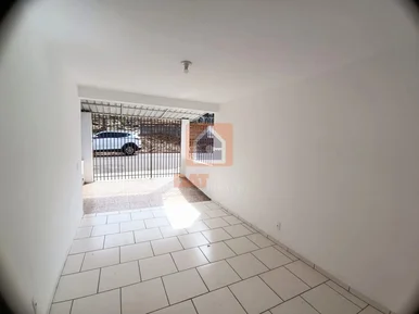 Casa à Venda No Bairro De Uvaranas