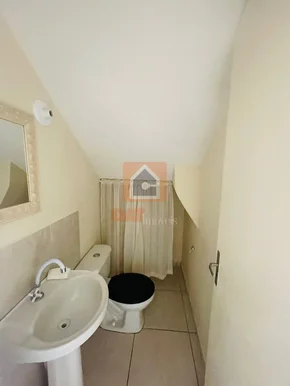 Sobrado à Venda No Bairro Neves 