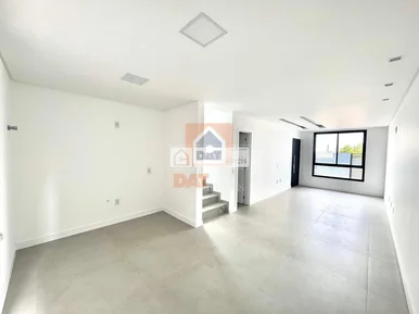 Sobrado De Esquina à Venda No Bairro Jardim Carvalho!