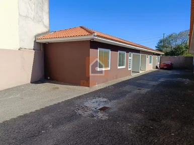 Casa à Venda No Bairro Uvaranas 