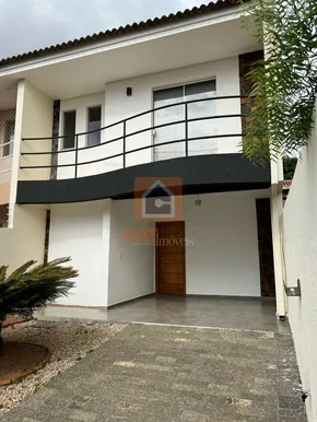 Excelente Sobrado á Venda No Bairro Neves