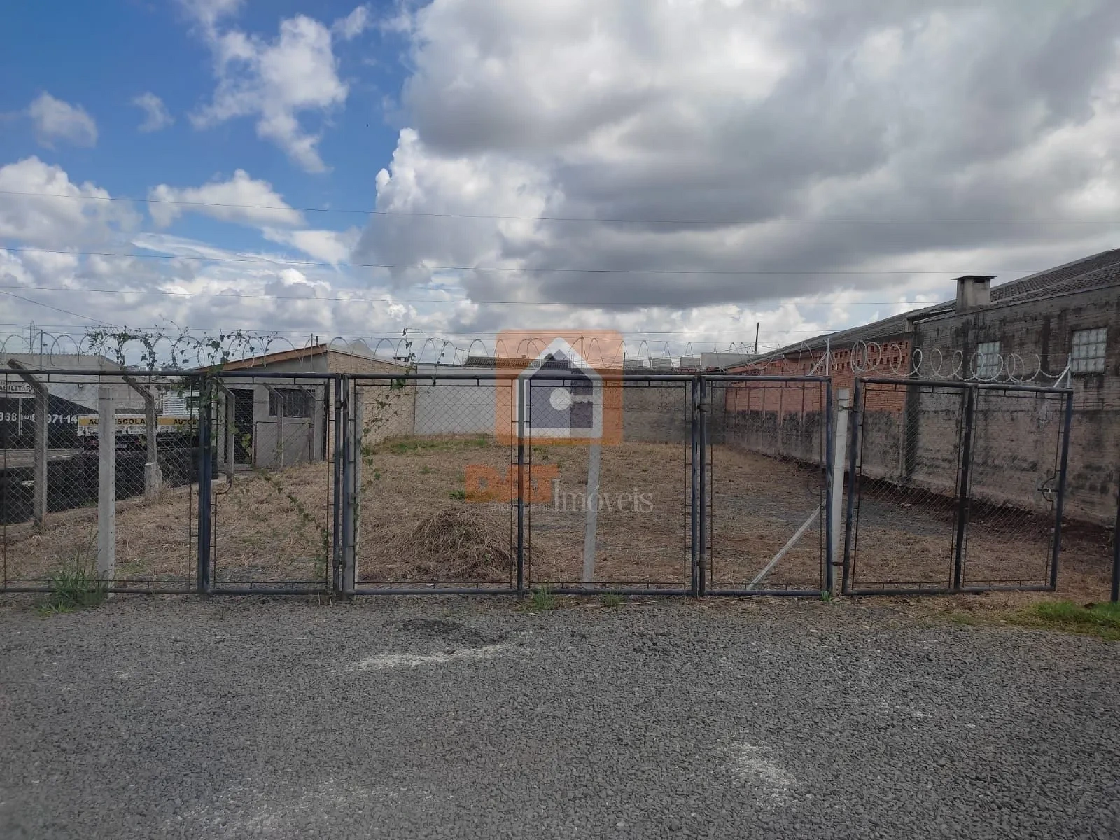 Terreno à Venda Em Parque Dos Pinheiros - Cara Cará