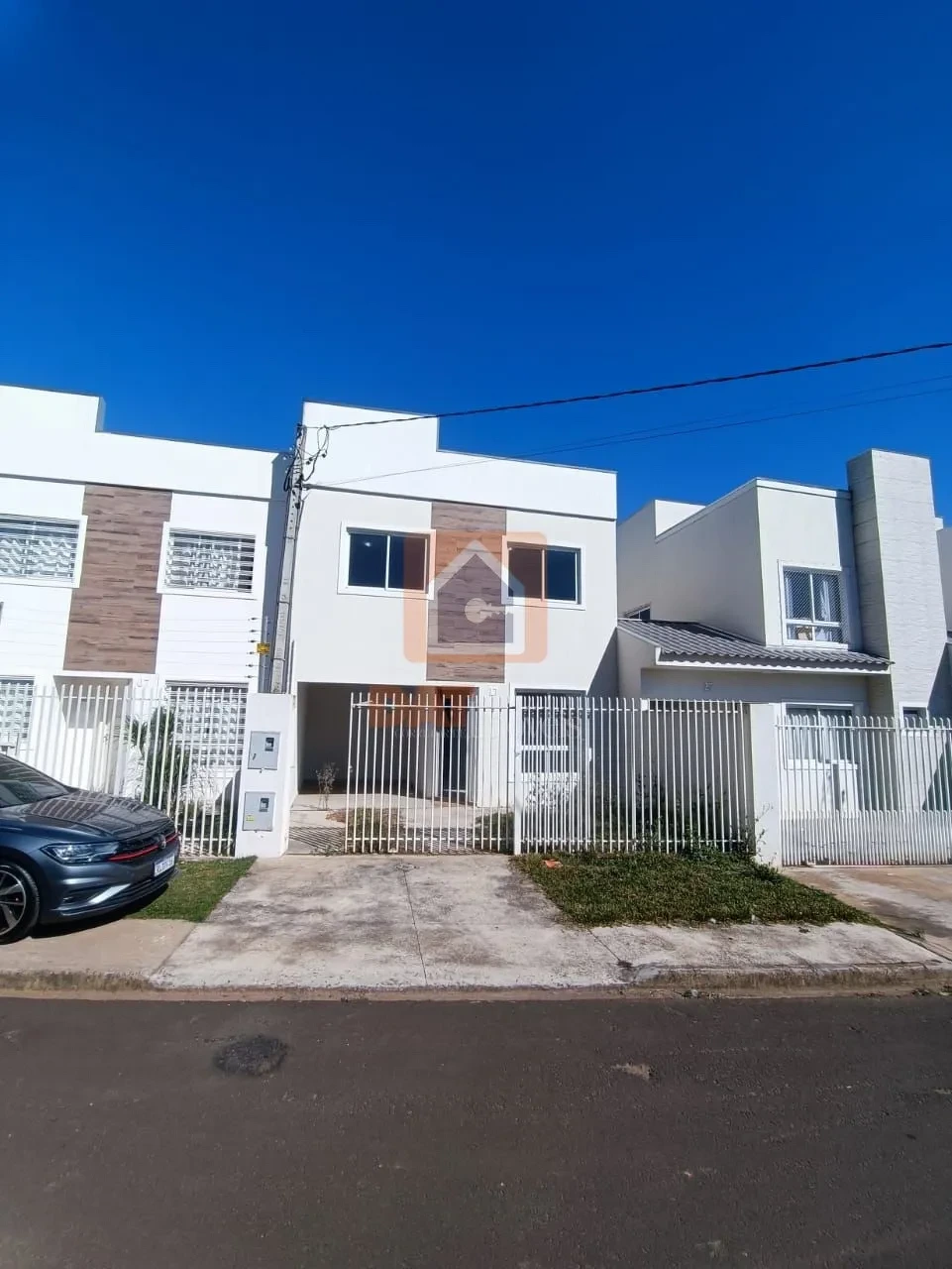 Sobrado à Venda Bairro Uvaranas 