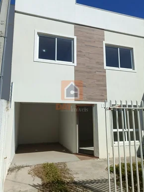 Sobrado à Venda Bairro Uvaranas 