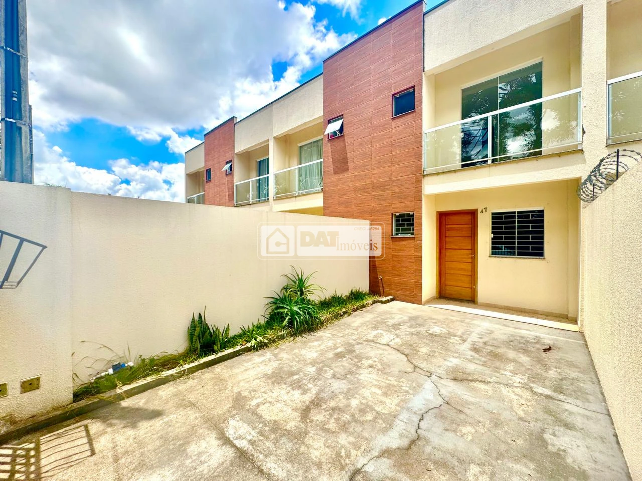 Sobrado Para Locação Em Uvaranas