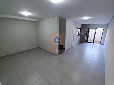 Triplex à Venda Em Uvaranas 