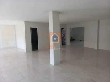 Imóvel Comercial à Venda No Bairro De Olarias 