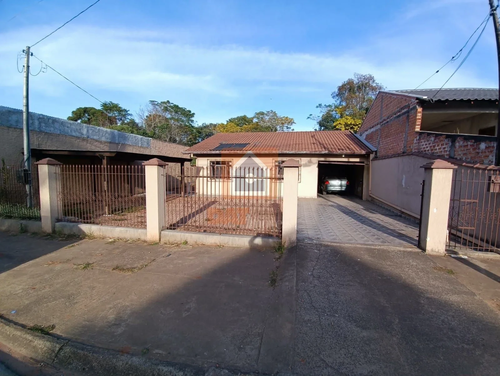 Casa à Venda Bairro Uvaranas