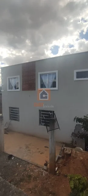 Sobrado à Venda No Bairro Contorno
