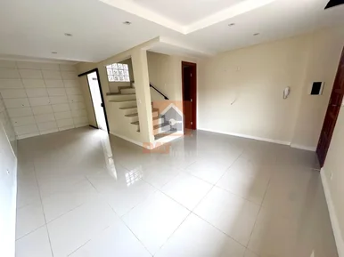Sobrado à Venda No Jardim Carvalho
