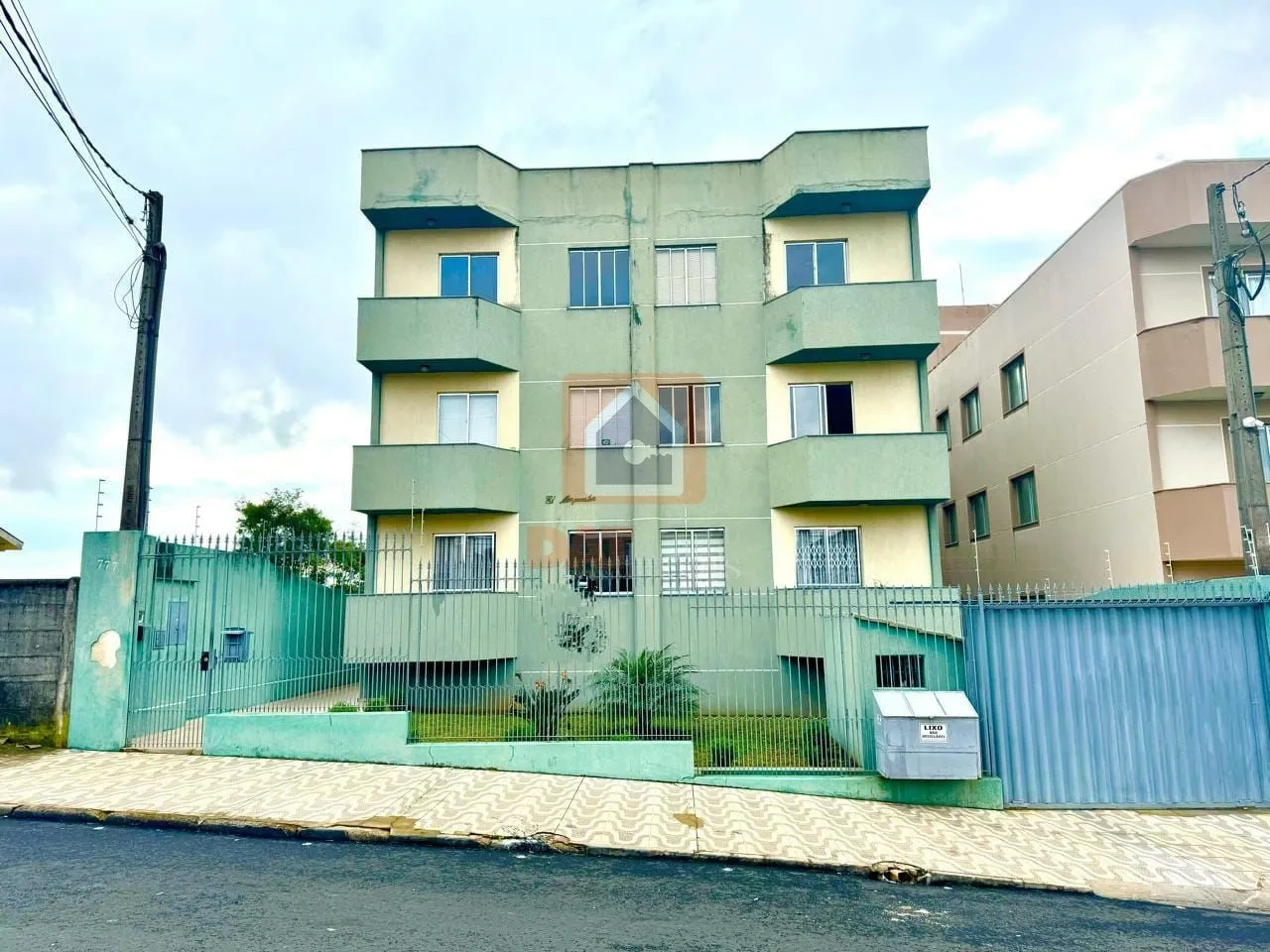 Apartamento à Venda No Bairro Uvaranas