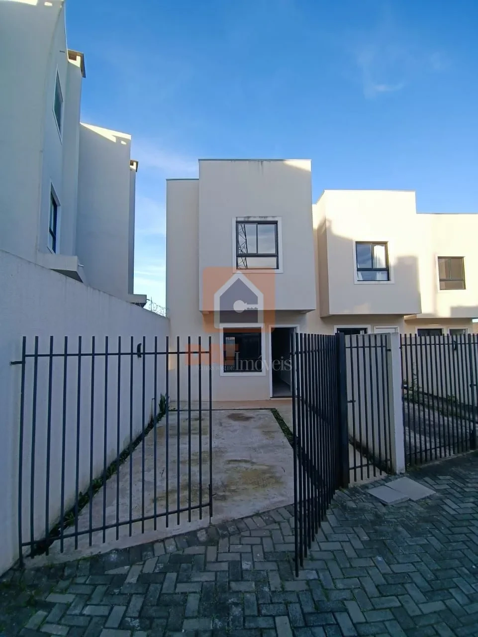 Sobrado à Venda Em Uvaranas