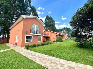 Sobrado à Venda No Condomínio Garden Park