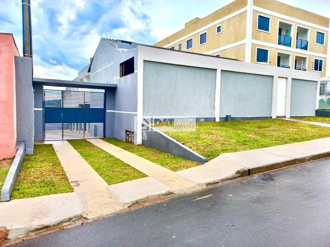 Sobrado à Venda No Bairro Contorno