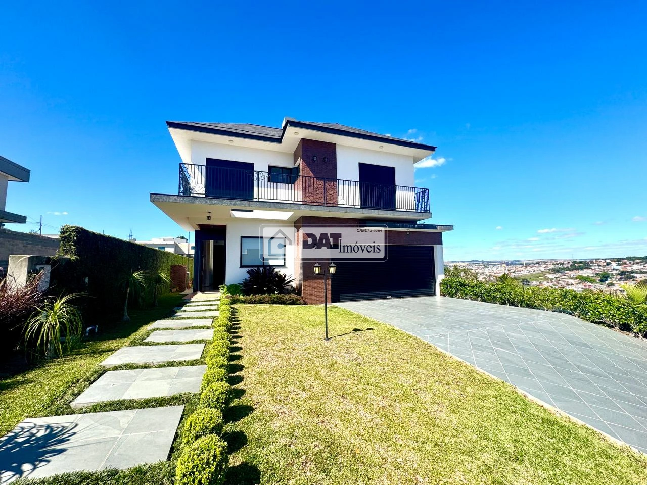 Sobrado à Venda No Condomínio Fontana Di Trevi