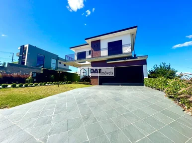 Sobrado à Venda No Condomínio Fontana Di Trevi