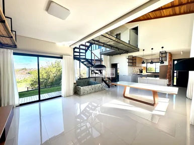 Sobrado à Venda No Condomínio Fontana Di Trevi