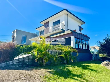 Sobrado à Venda No Condomínio Fontana Di Trevi