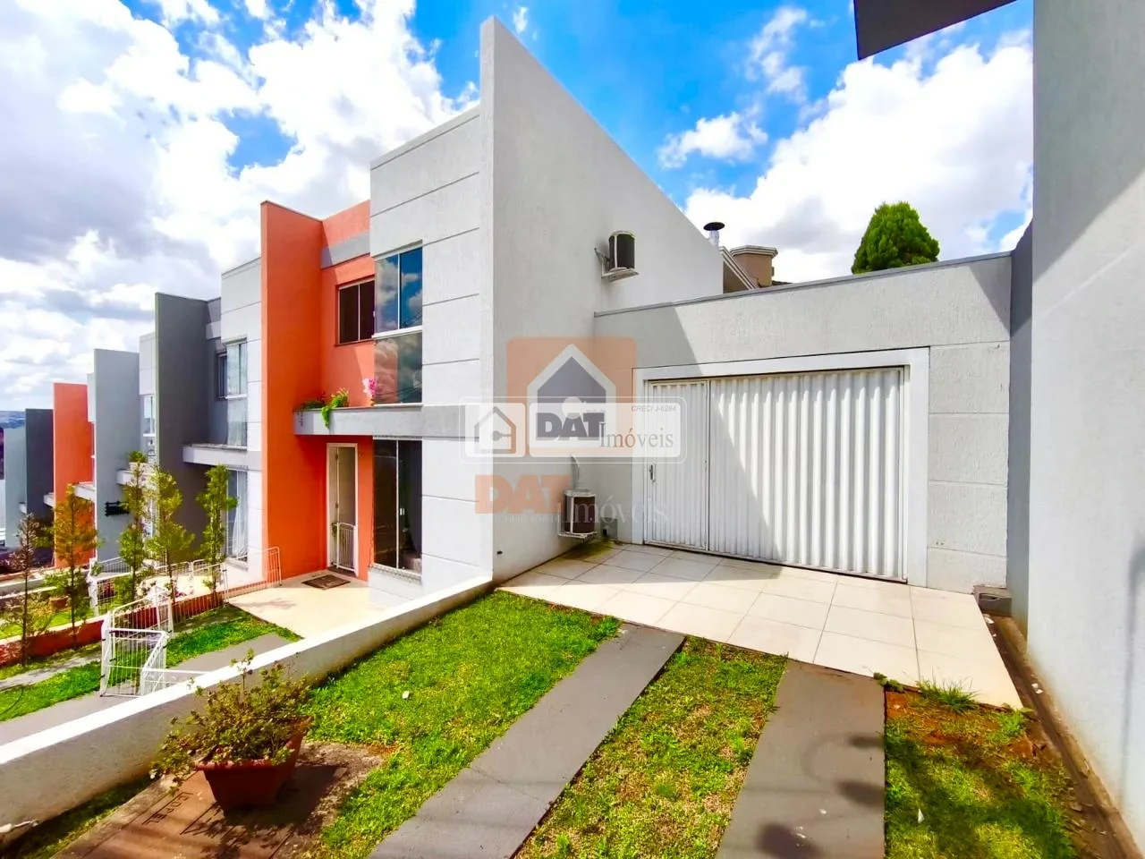 Sobrado à Venda No Bairro Estrela