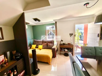 Sobrado à Venda No Bairro Estrela