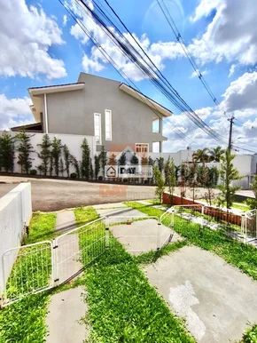 Sobrado à Venda No Bairro Estrela