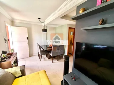 Sobrado à Venda No Bairro Estrela